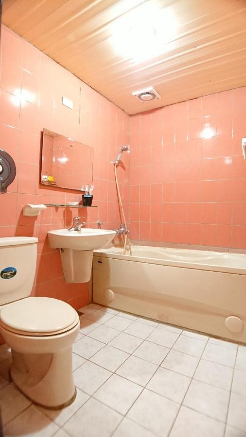 Yes Hotel Chiayi Exterior foto