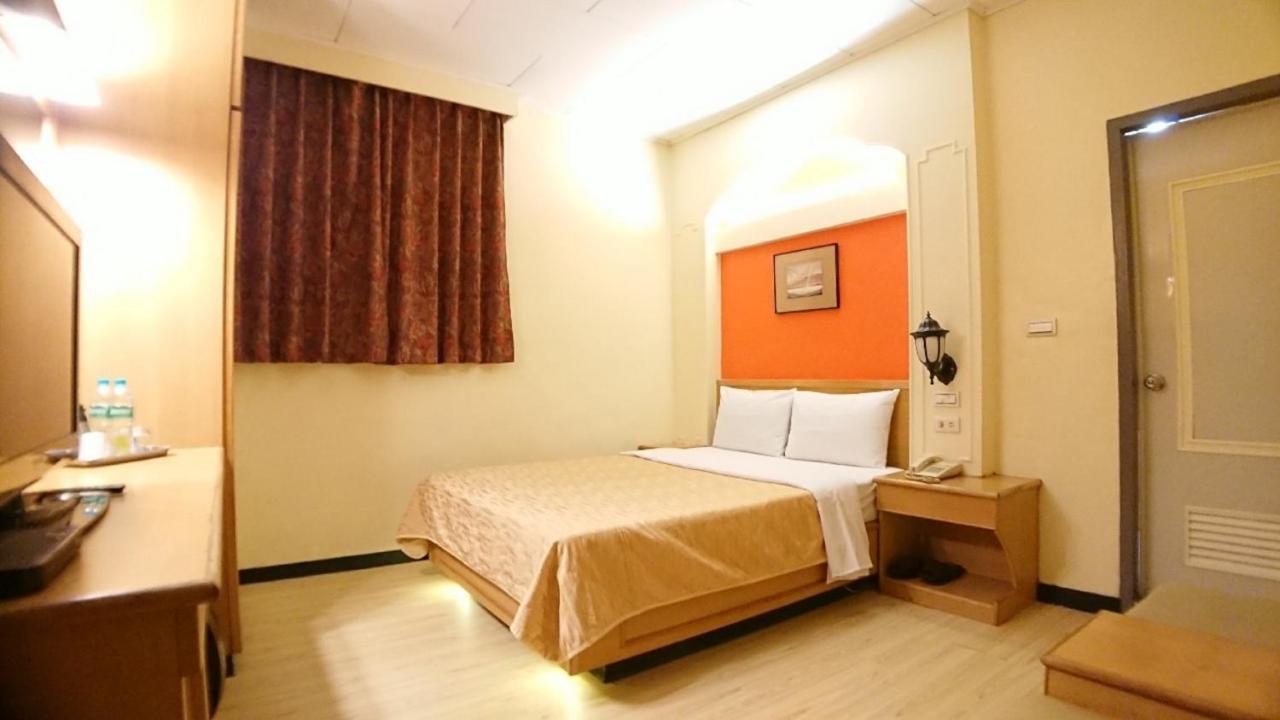 Yes Hotel Chiayi Exterior foto