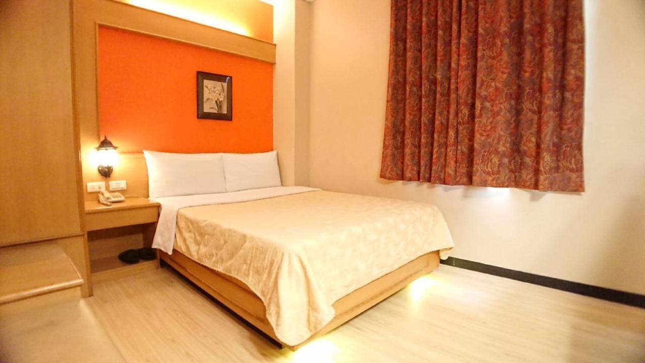 Yes Hotel Chiayi Exterior foto