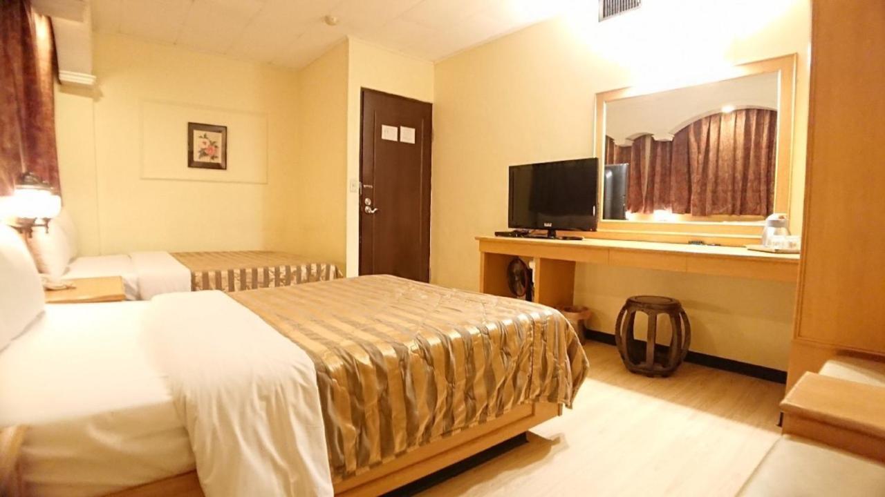 Yes Hotel Chiayi Exterior foto